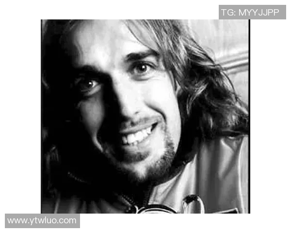 意大利足球明星头像男士形象解析与风格展示